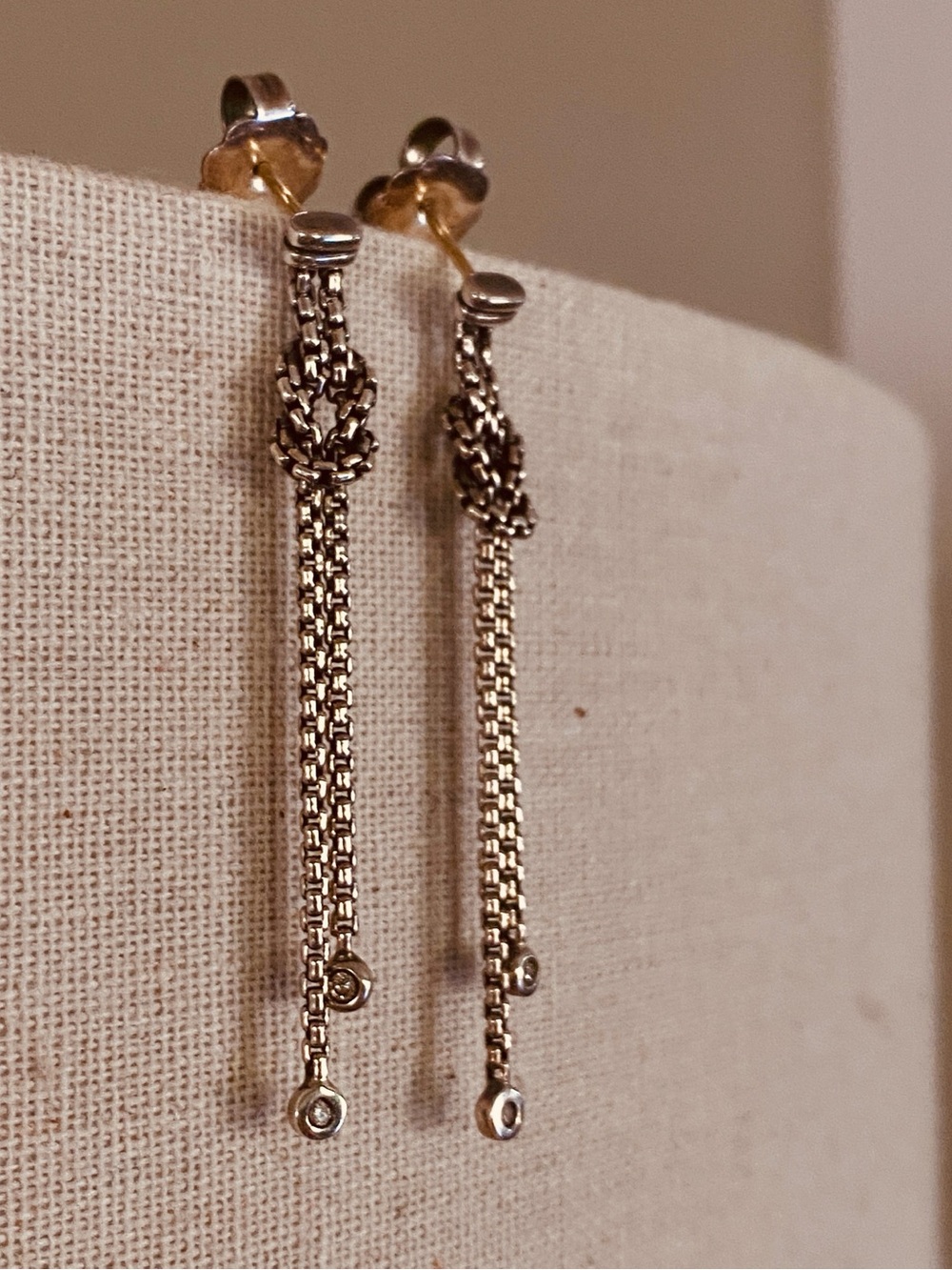 Authentic David Yurman. Silver Knot Drop Earrings with Diamonds